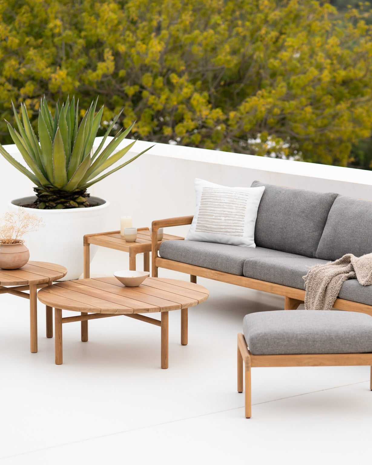 QUATRO coffee table
