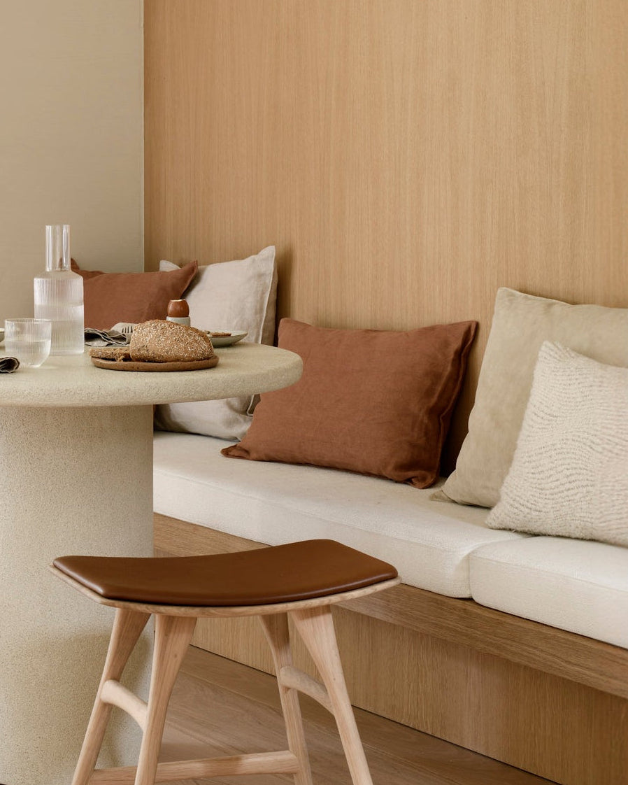 LIN NESCESSITY cushion