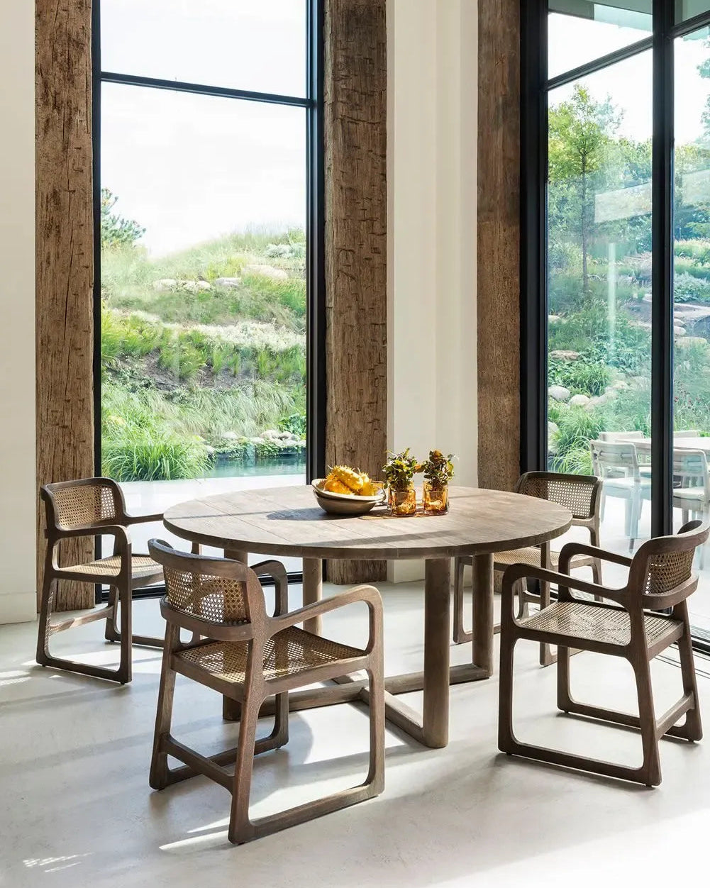 JUSTIN dining table - round