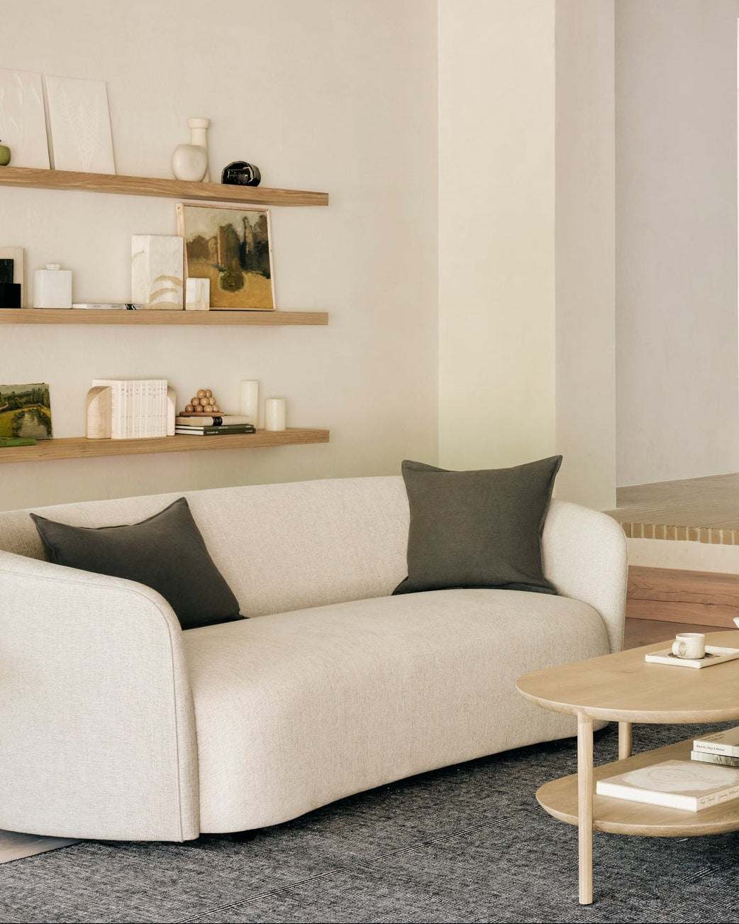 LIN NESCESSITY cushion