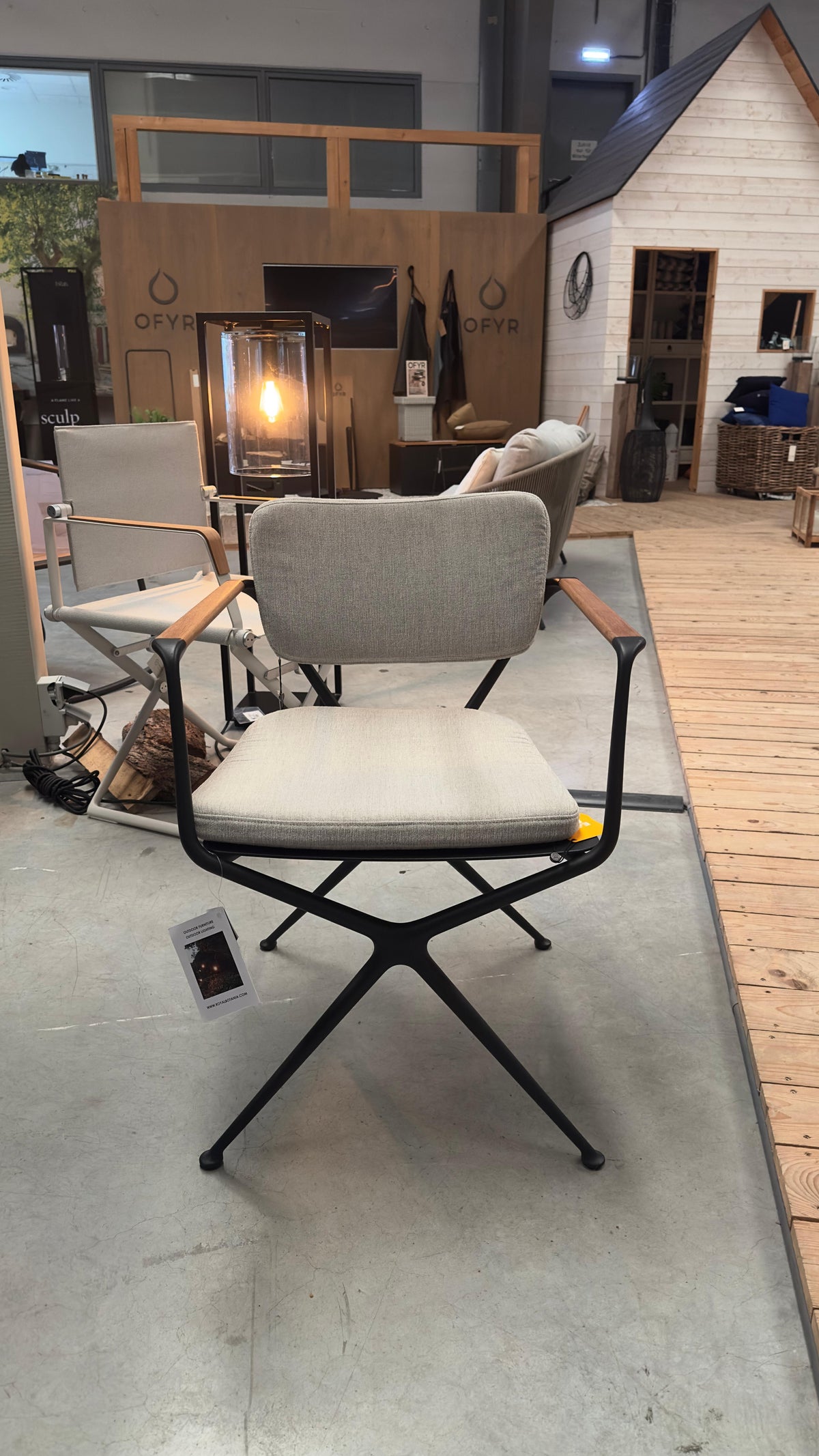 Chaise de jardin Royal Botania EXES en aluminium laqué avec deux coussins « Silver Velvet »