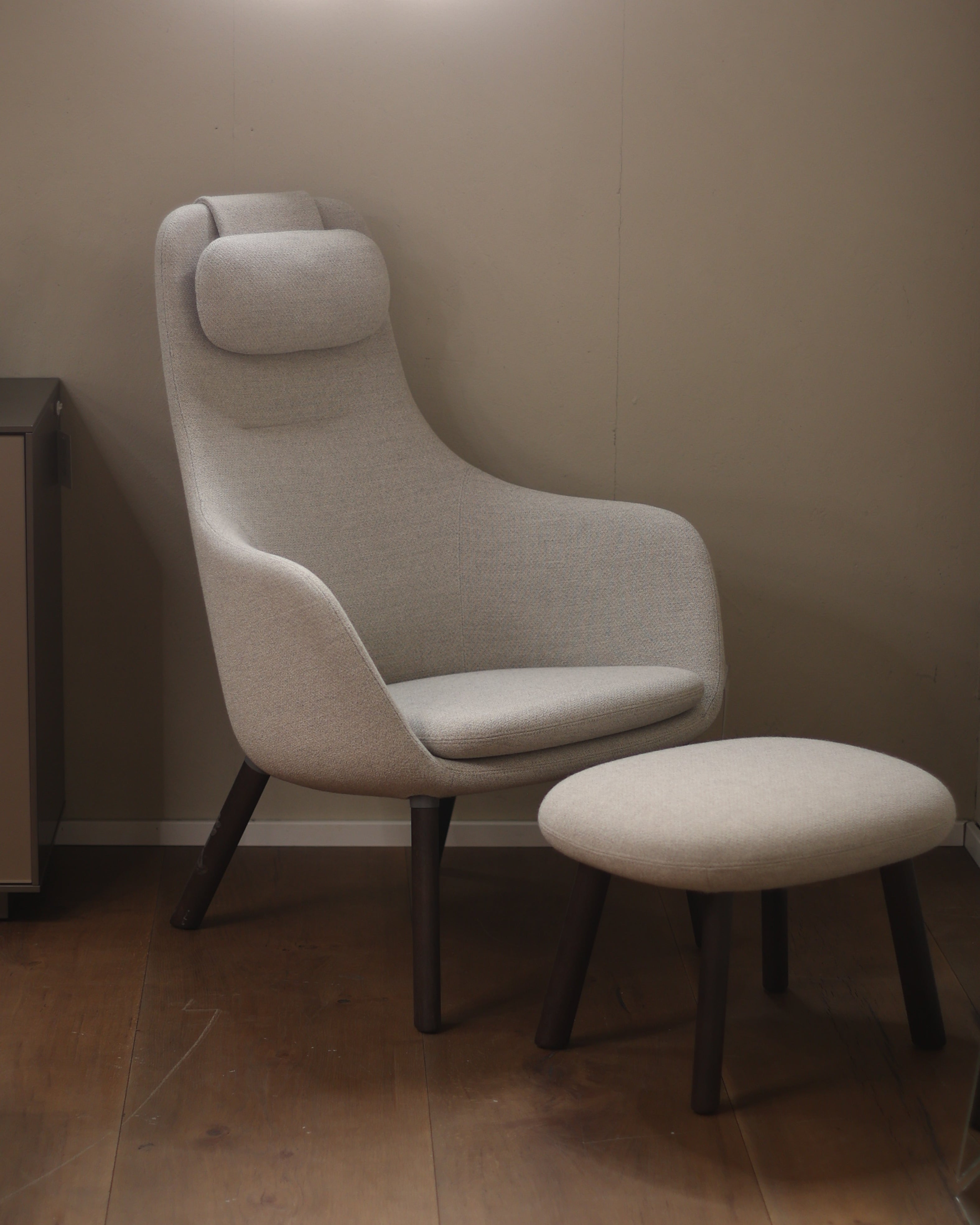 EXPO Vitra HAL lounge chair with ottoman