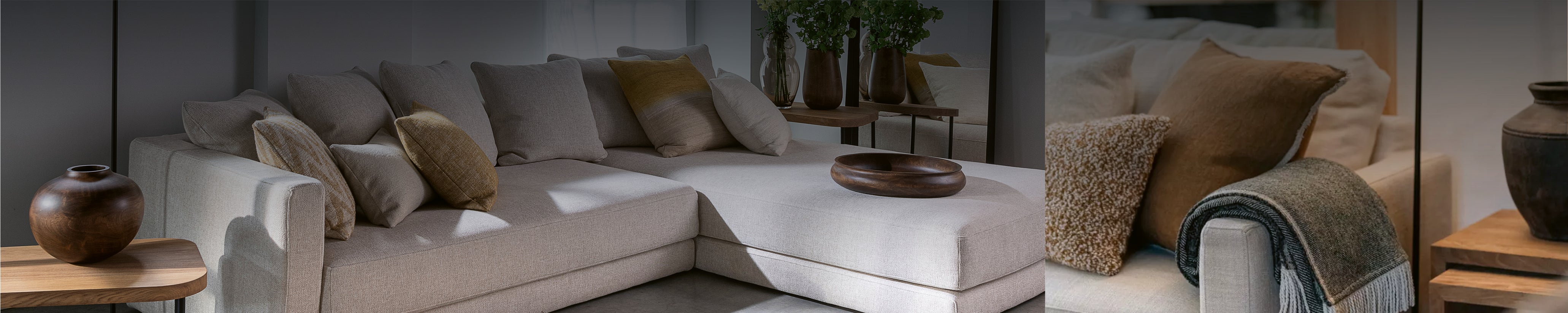 Leinenkissen Scapa Home – elegante Naturkissen in warmen Erdtönen auf Sofa mit Wollplaid