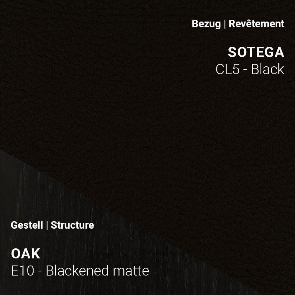 THALIA R0610 mit Bezug Sotega CL5 Black und dunklem Eiche-Gestell Blackened Matte (E10)