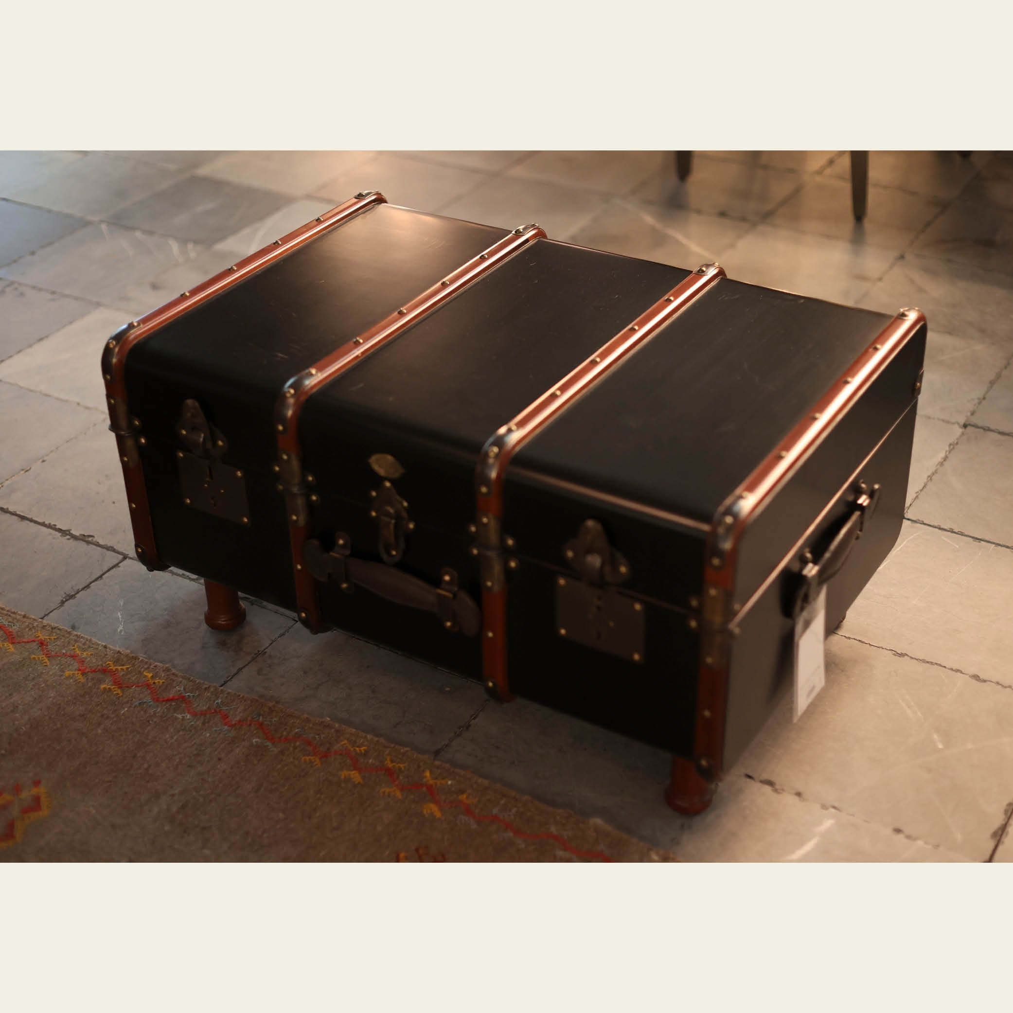 EXPO Authentic Models STATEROOM TRUNK coffee table