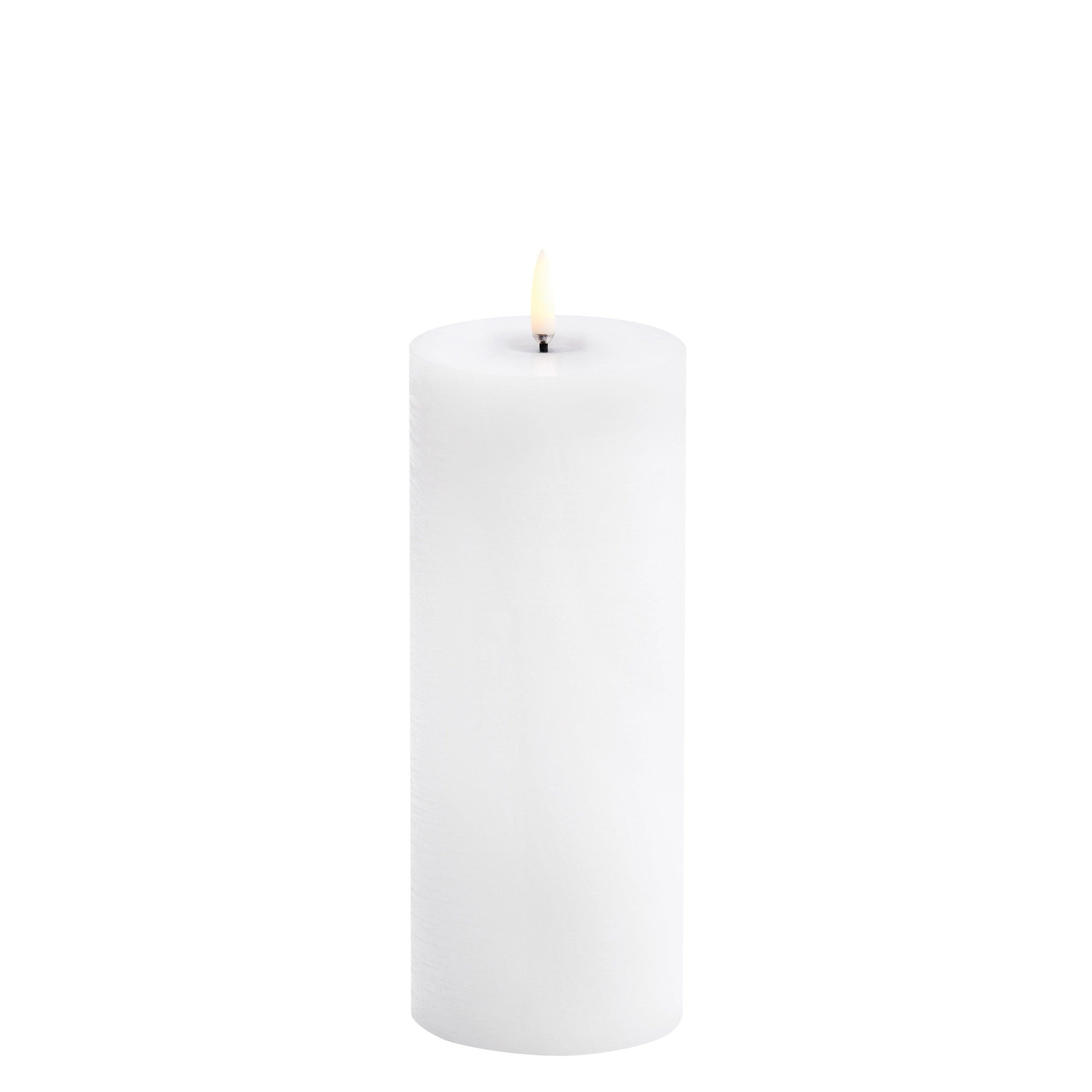 Kerze MELTED PILLAR SMOOTH LED Uyuni - Nordic White Ø7.8x20.3cm | Piffany | Homestorys
