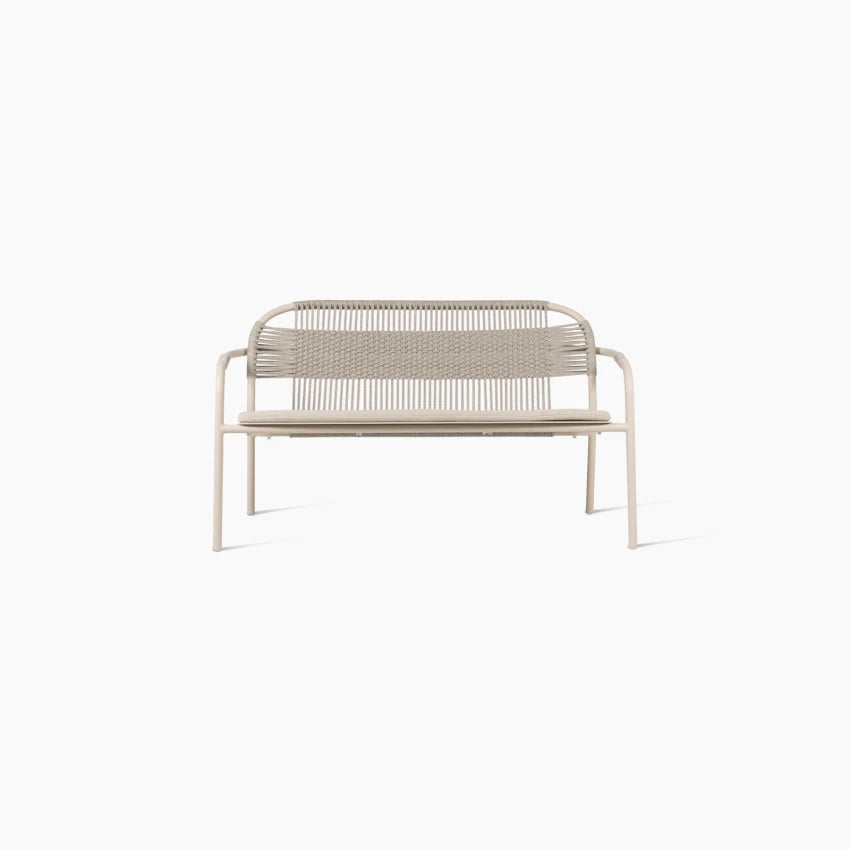 Canapé de jardin CLEO de Vincent Sheppard, avec structure en aluminium et tressage en corde, couleur Dune White