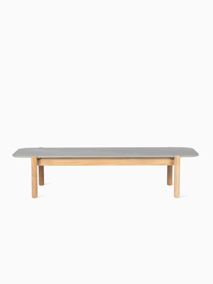 Table basse rectangulaire Vincent Sheppard ODA avec piètement en teck et plateau en céramique couleur Flint