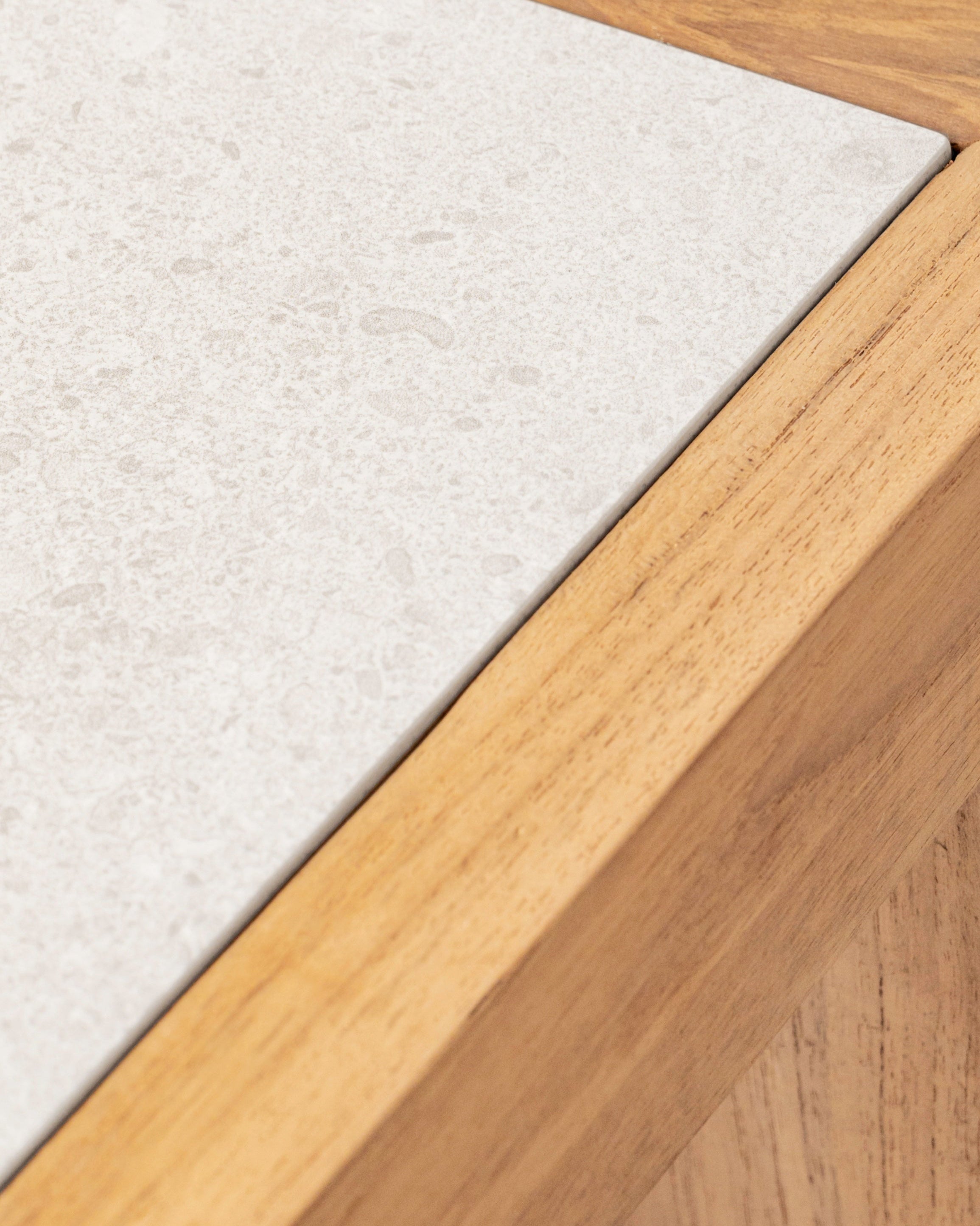 VOLTA dining table