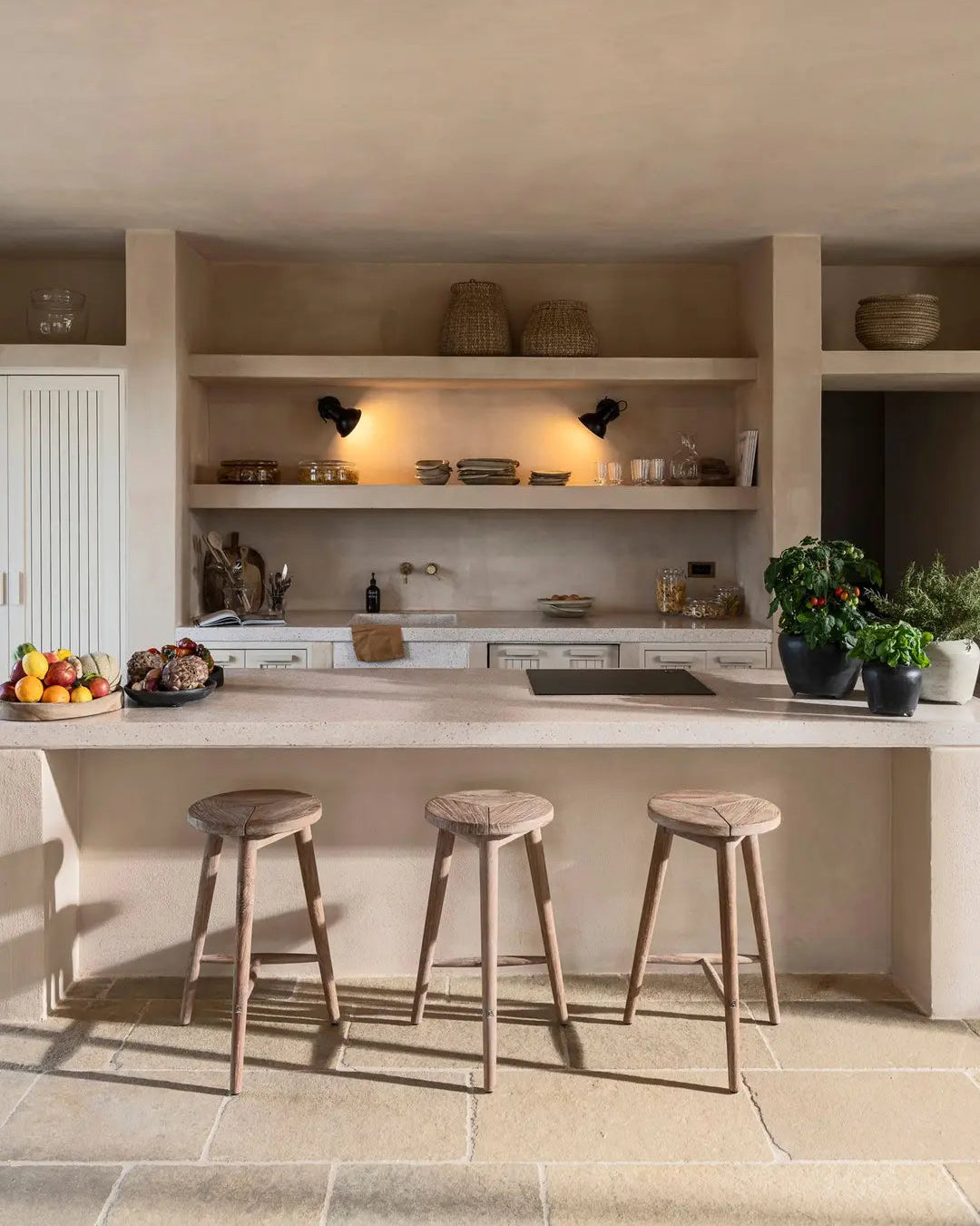 Asti stool from Gommaire as an indoor stool or decorative object - rustic-elegant in the modern living room