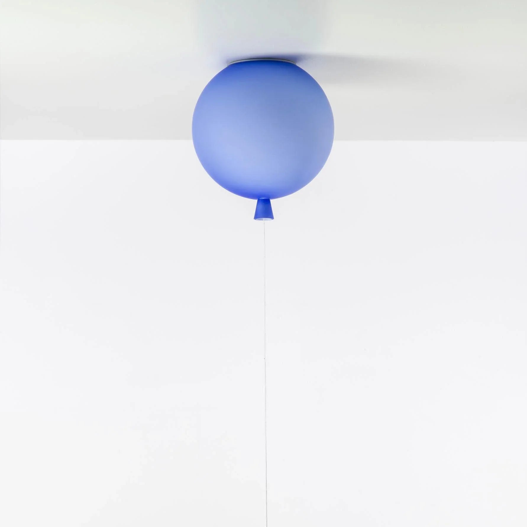 MEMORY CEILING Lampe von Brokis in Blau matt – ruhige, dezente Deckenleuchte mit klarer Form und matter Oberfläche