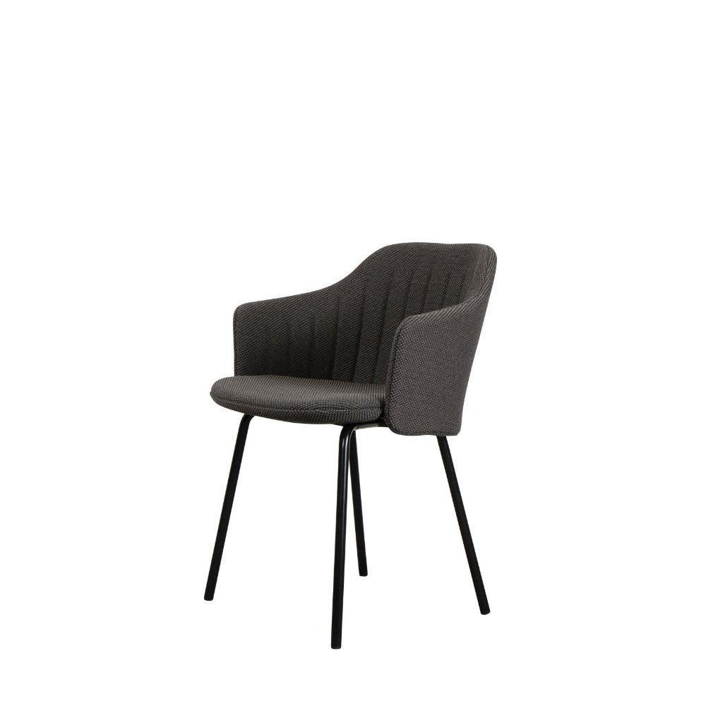 CHOICE von Cane-line mit schwarzem Stahlrahmen und dunkelgrauen Focus-Kissen – robust und edel zugleich