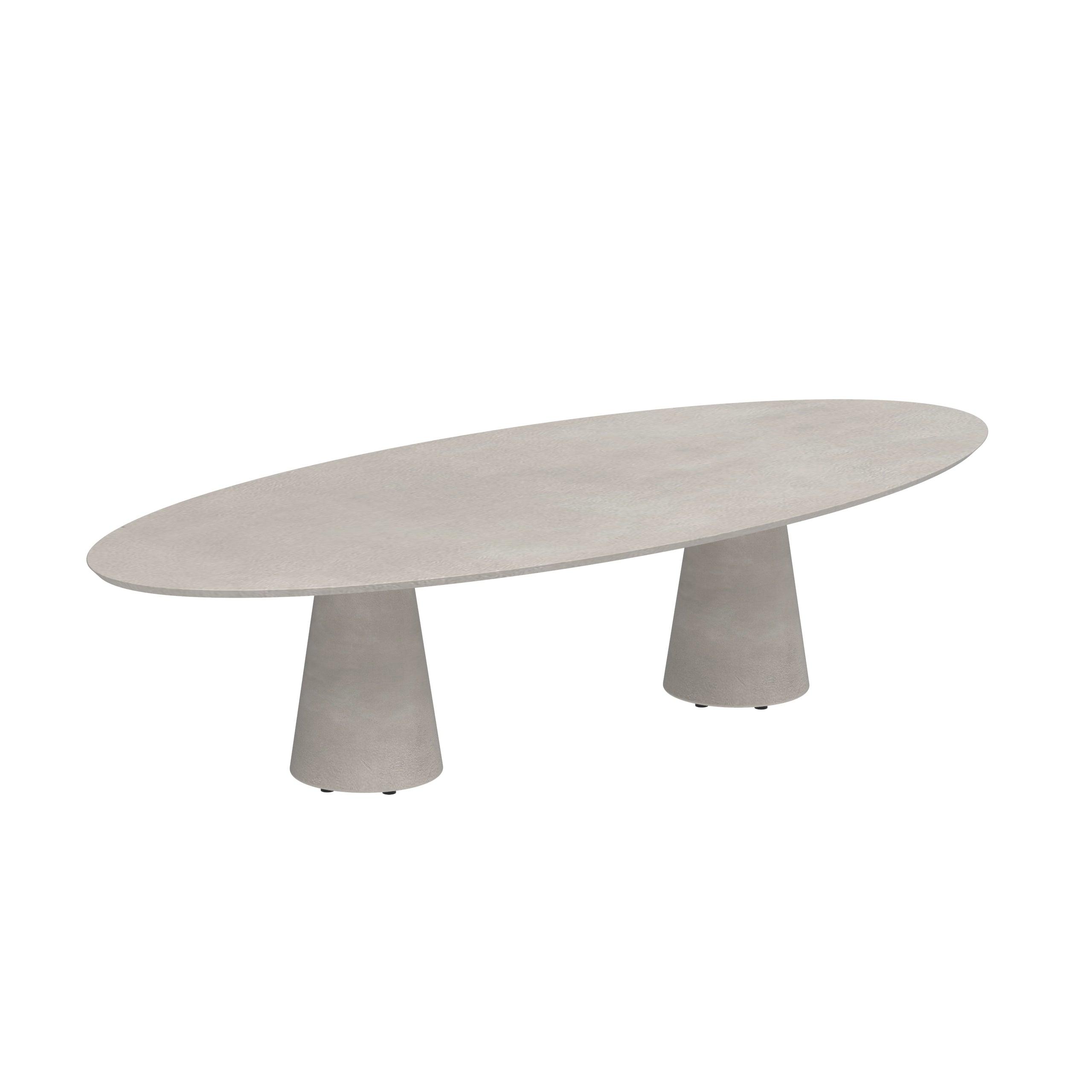 Esstisch CONIX Ellipse 320 cm mit Base in Cement Grey Concrete und Tischplatte in Desert Concrete – eleganter Beton-Kontrast für großzügige Outdoor-Dining-Areas