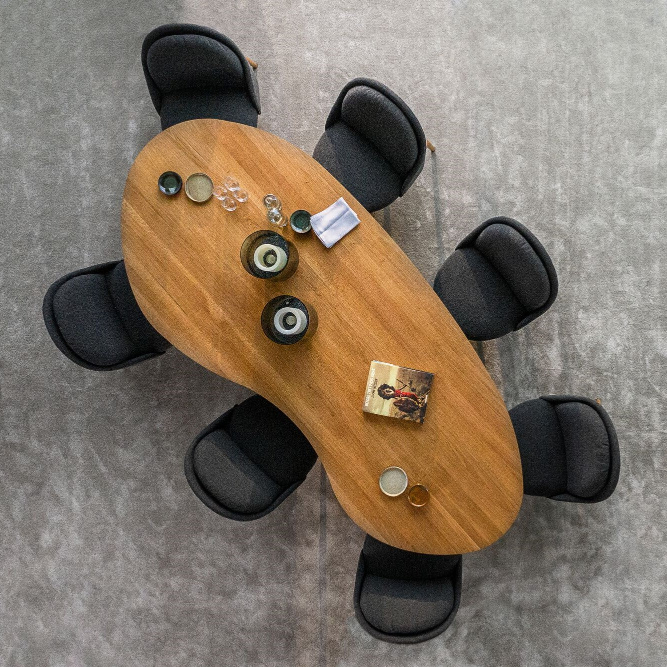 Dining table bardi