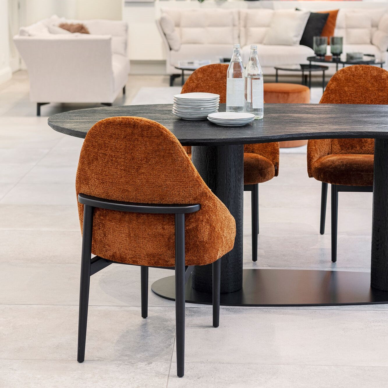 Dining table bardi