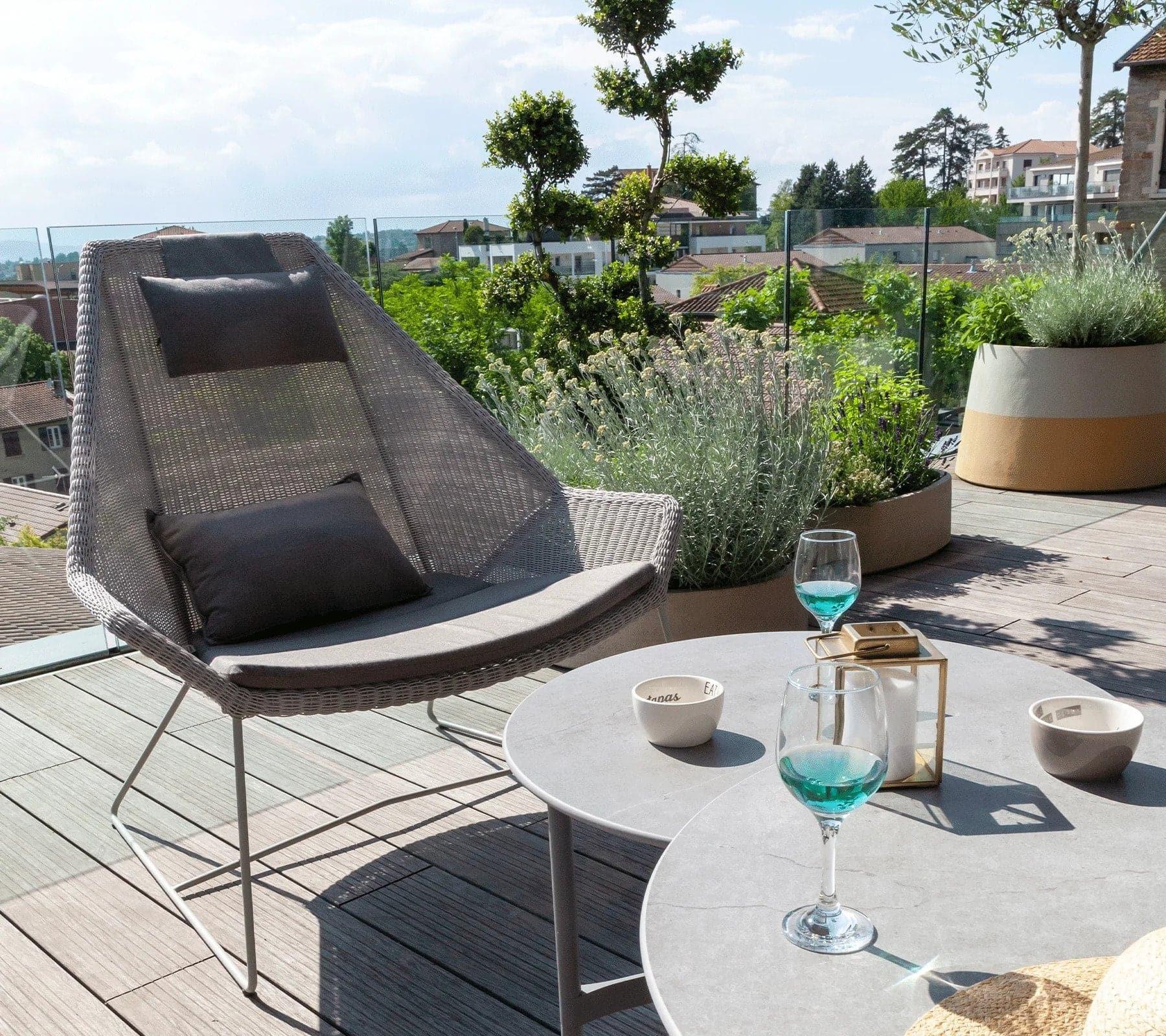 High-back armchair BREEZE