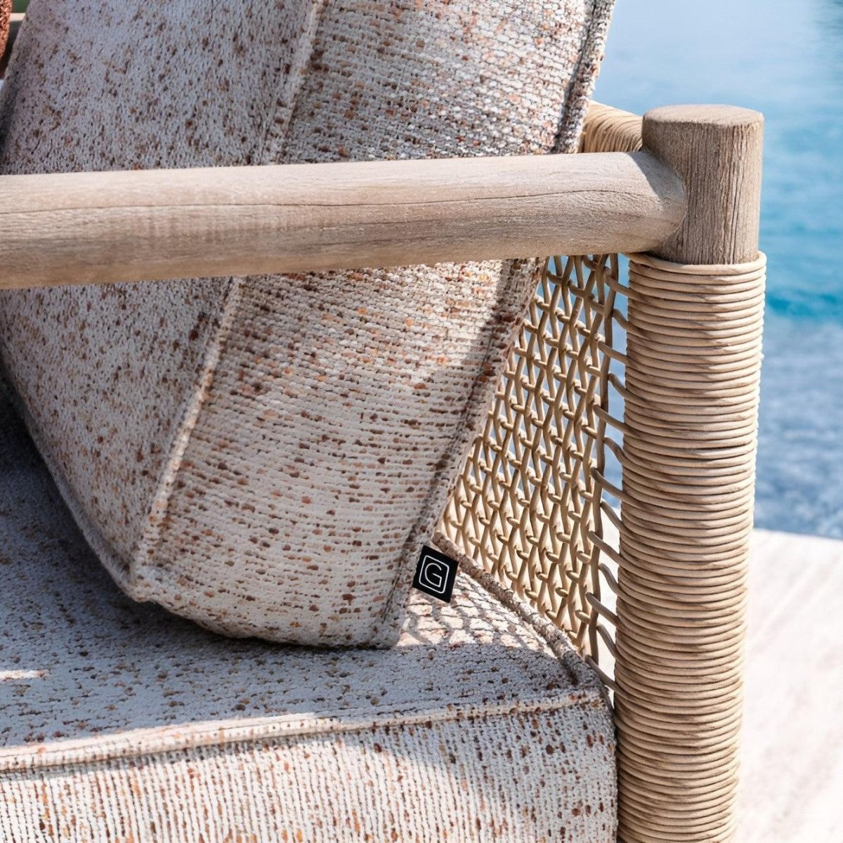 Gommaire - 1 - Sitzer MIEKE - G709-PE-NAT-KNELOUT-LUX19 | Homestorys