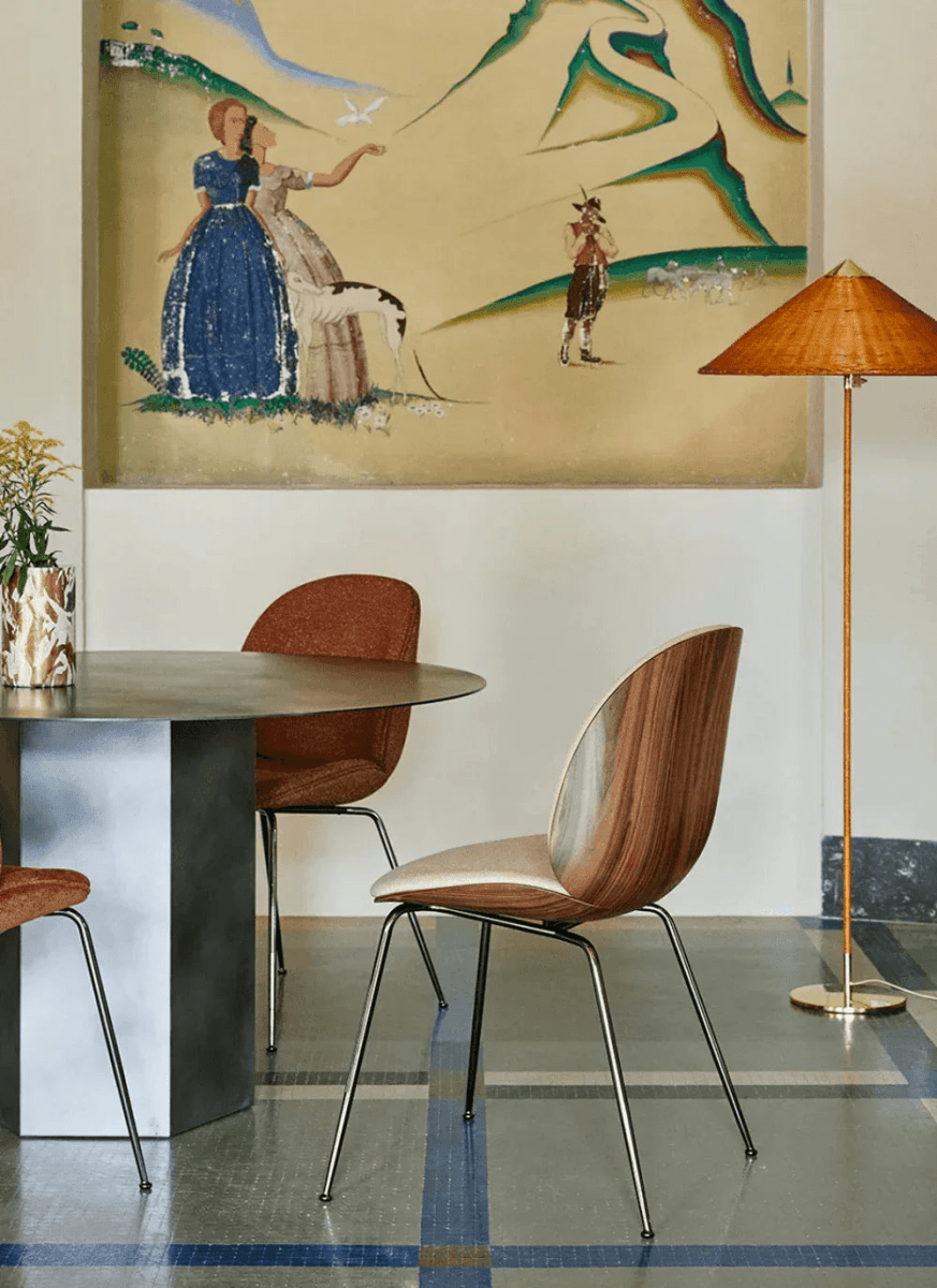 Gubi - Esstischstuhl BEETLE - 3D Furnier - 10111789 | Homestorys