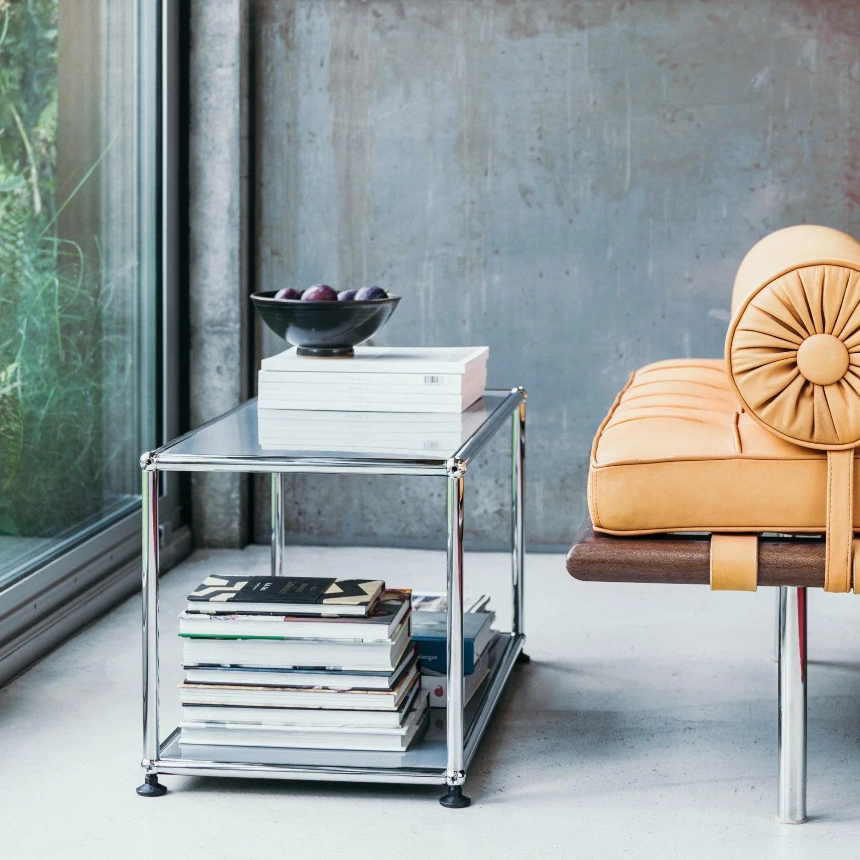 USM Haller Beistelltisch M21 in Reinweiß – minimalistischer, modularer Tisch für helle Wohnbereiche, Büros oder als stilvoller Nachttisch