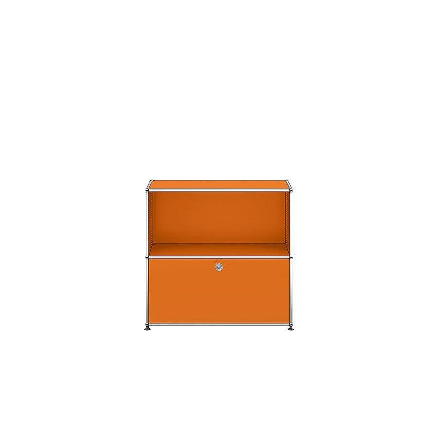 Nachttisch M55 von USM in Reinorange – modernes Statement-Möbel mit kräftiger Farbe für kreative Schlafzimmer und Designer-Looks