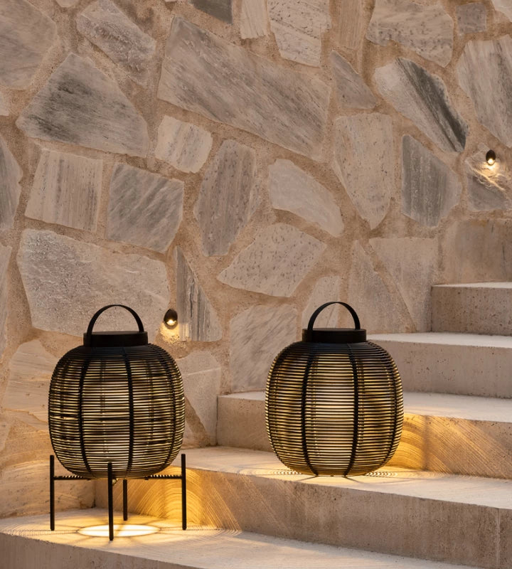 Lanterne Outdoor Vincent Sheppard TIKA, petite, avec socle en acier noir, lumineuse