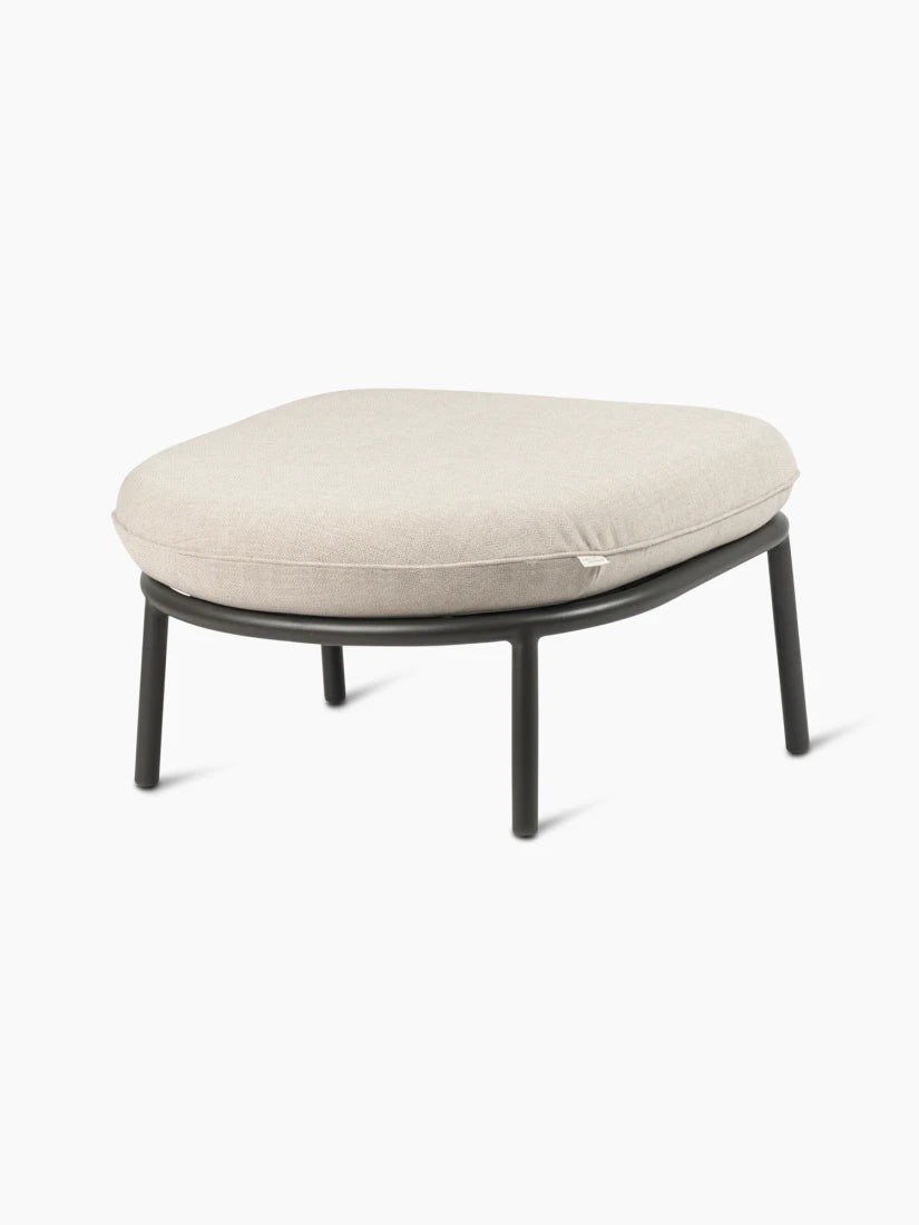 Tabouret KODO de Vincent Sheppard, couleur « Fossil Grey », avec un coussin « Almond »