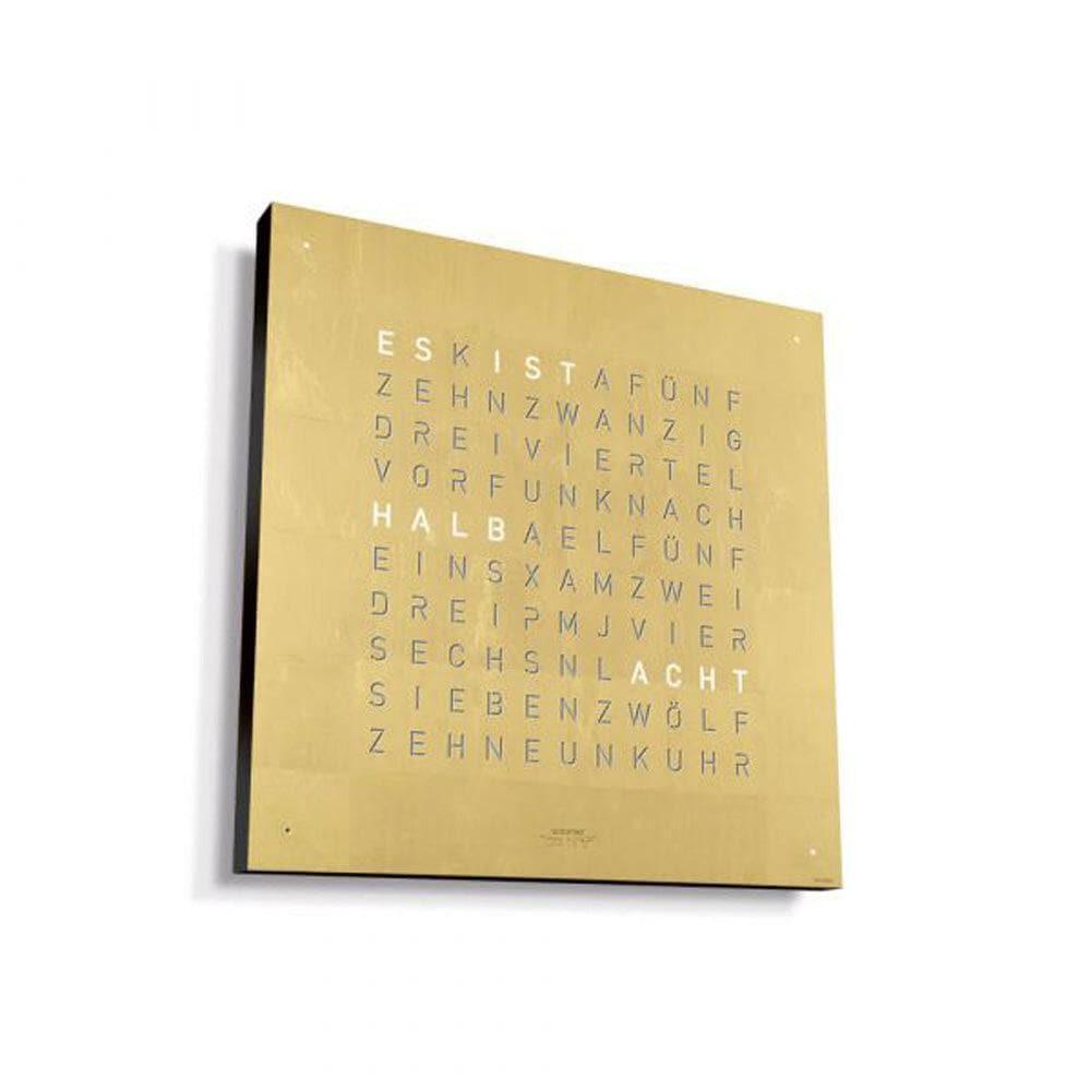 QLOCKTWO EARTH 45 Gold – Seitenansicht mit schwarzem Korpus und vergoldeter Front, handveredeltes Luxusobjekt