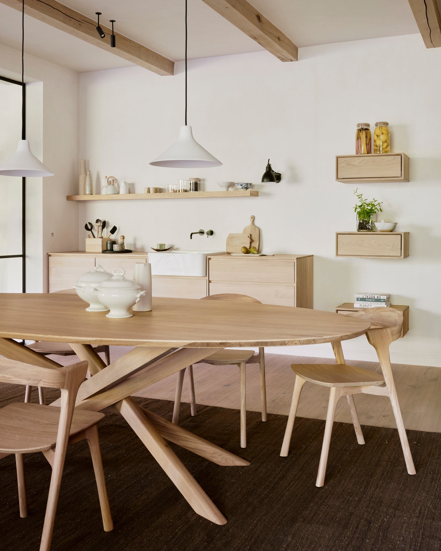 MIKADO Oval dining table