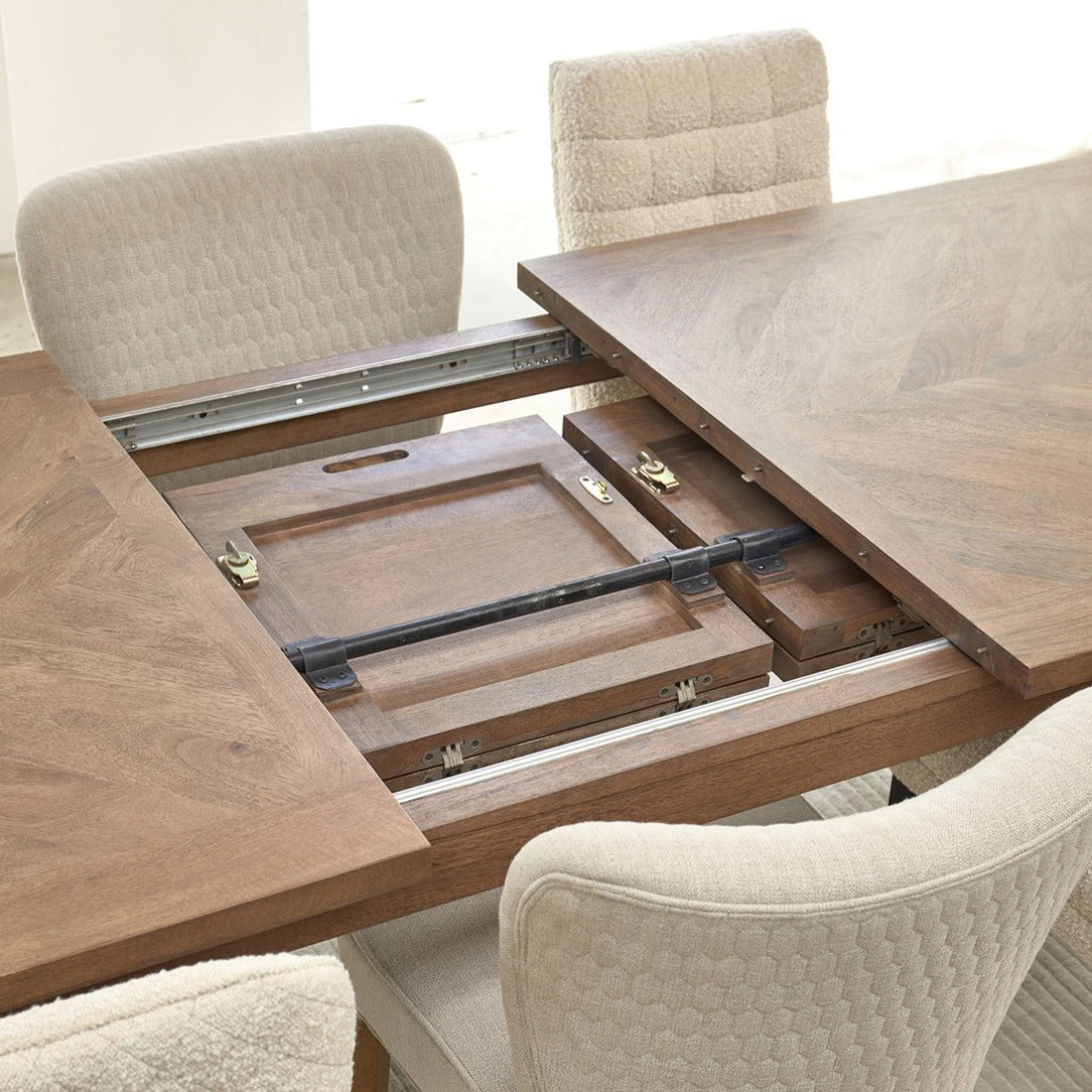 Bodie Hill dining table 180/260x100