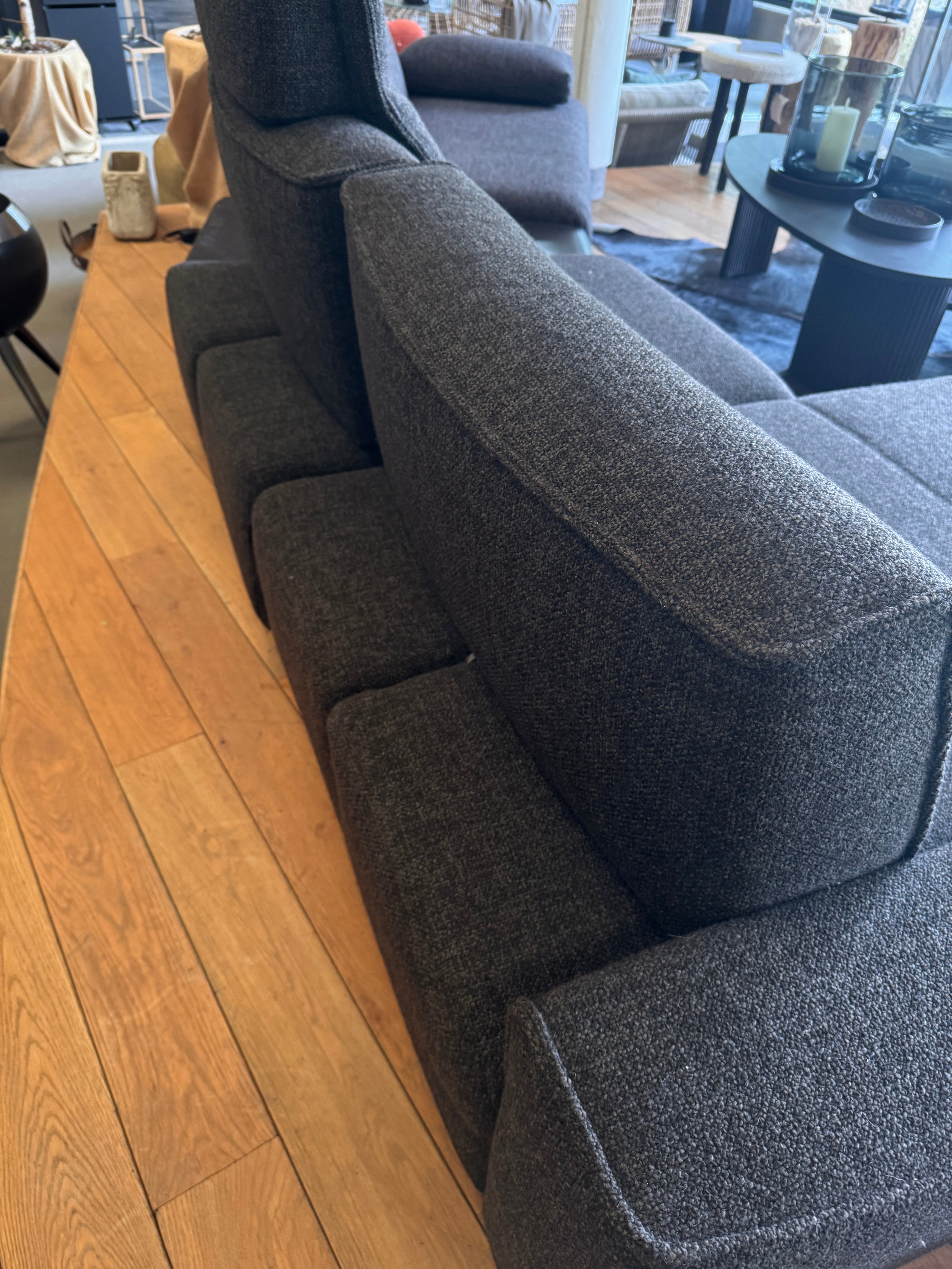 EXPO Escapade LOUISE Sofa