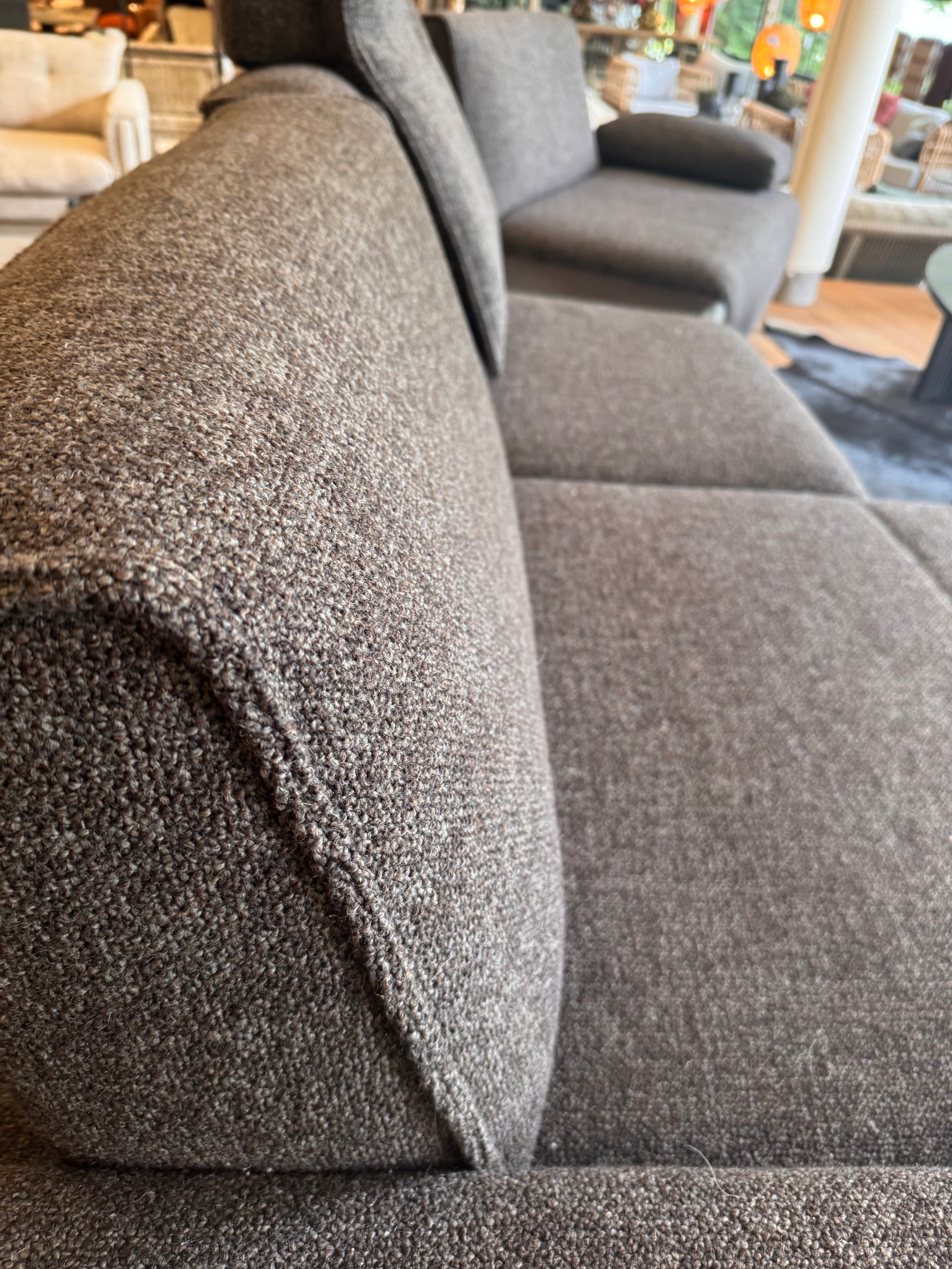 EXPO Escapade LOUISE Sofa