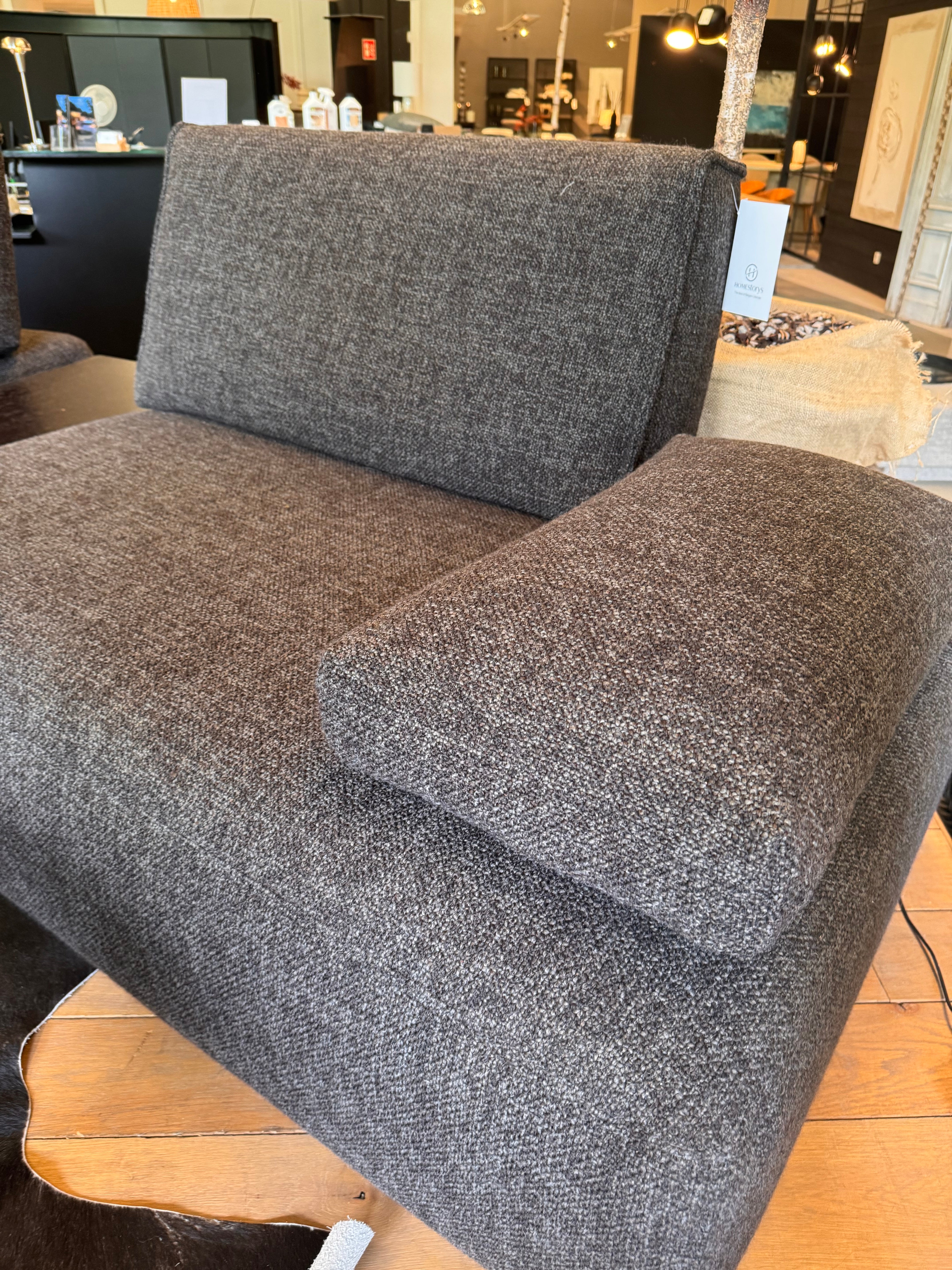EXPO Escapade LOUISE Sofa