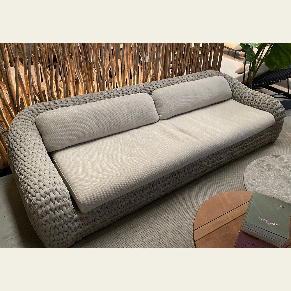 Expo Manutti Kobo lounge group with Torsa coffee table