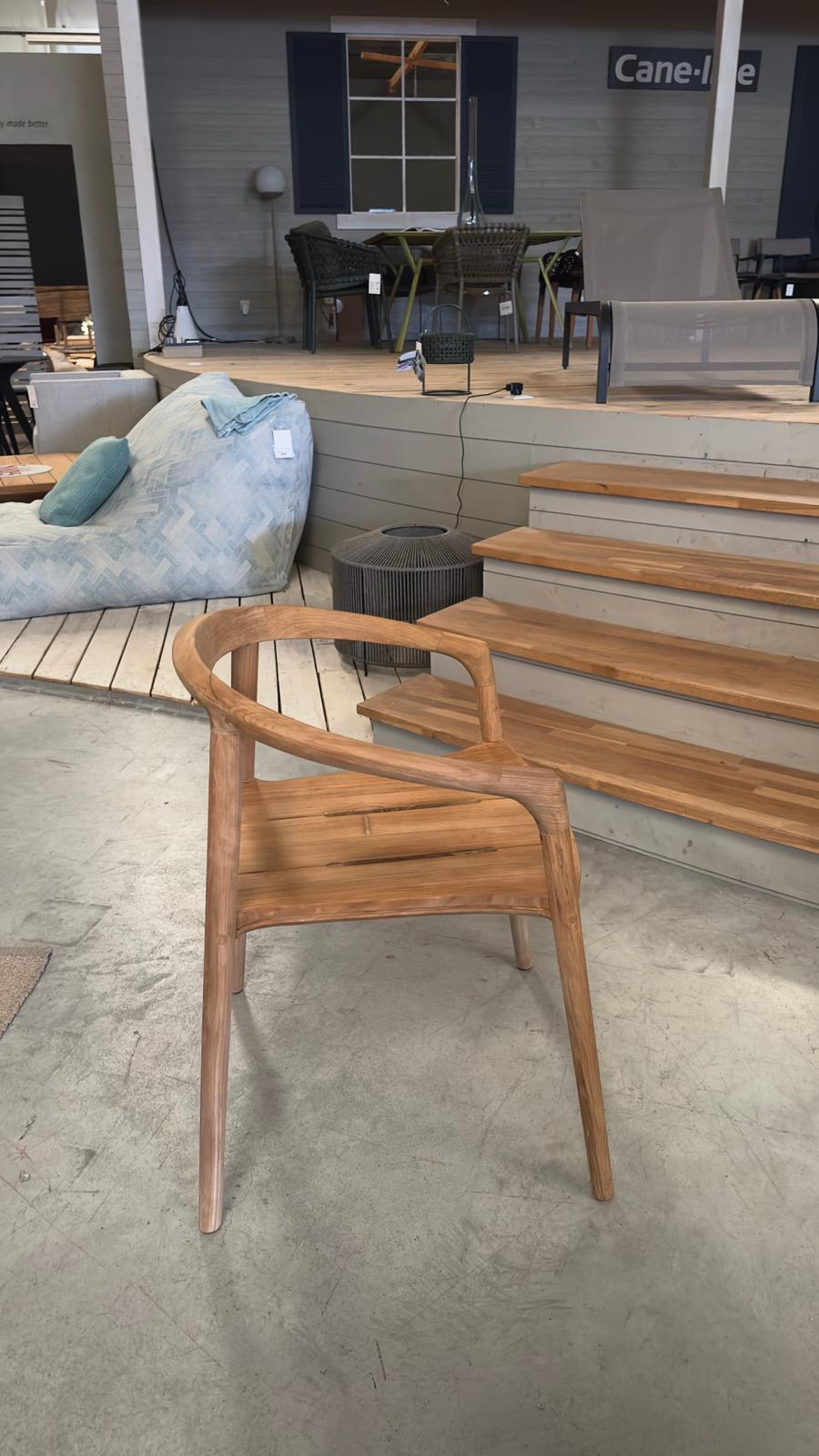 Manutti SOLID Armchair made of HFTK teak, display model