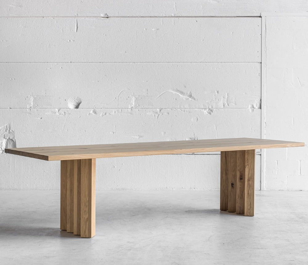 REPETO dining table