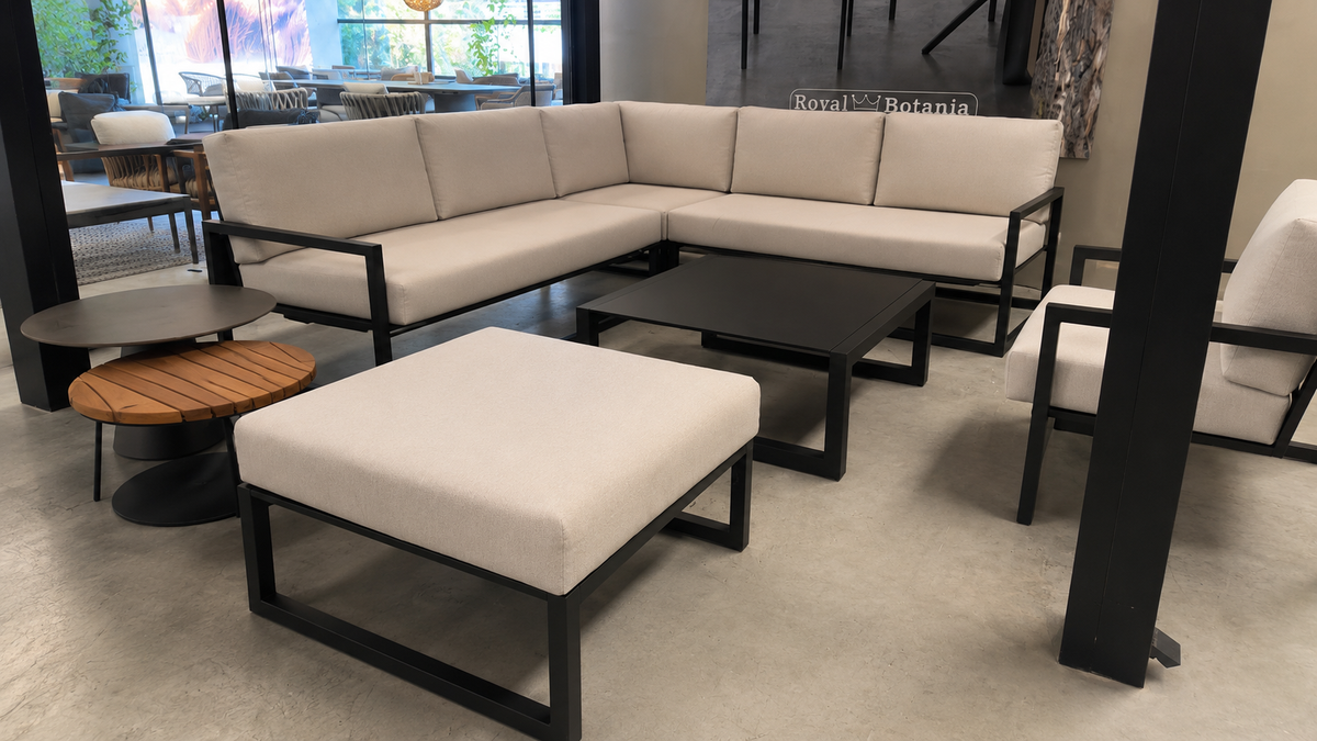 Royal Botania NINIX Garden Lounge Set with NINIX Coffee Table as a Complete Display Set