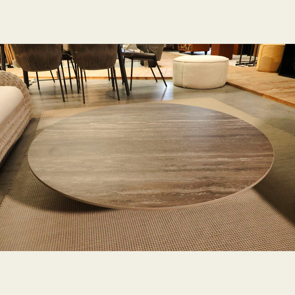 Expo Manutti Kobo lounge group with Torsa coffee table