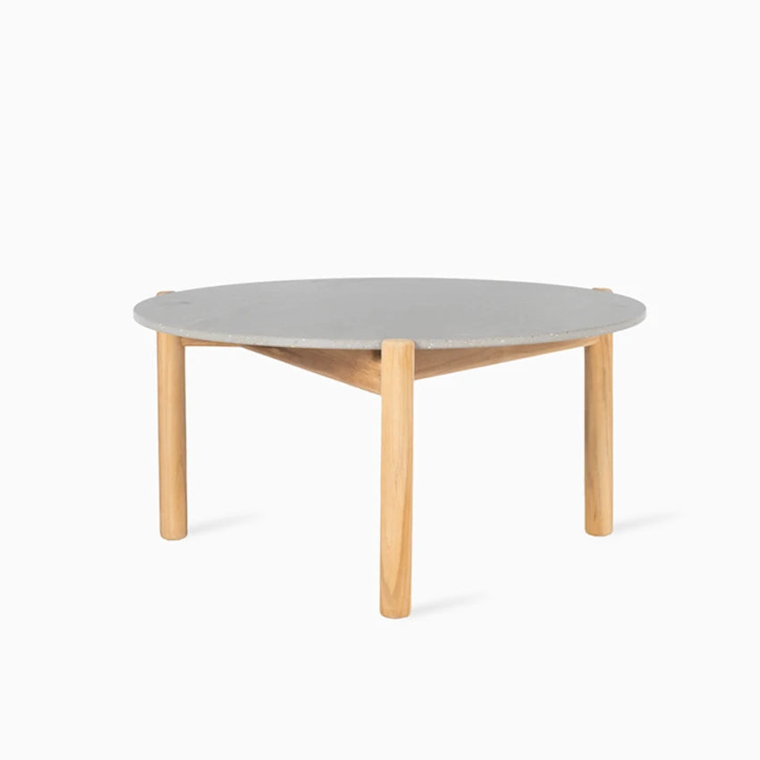 Table basse ronde Vincent Sheppard ODA avec piètement en teck et plateau en céramique couleur Flint