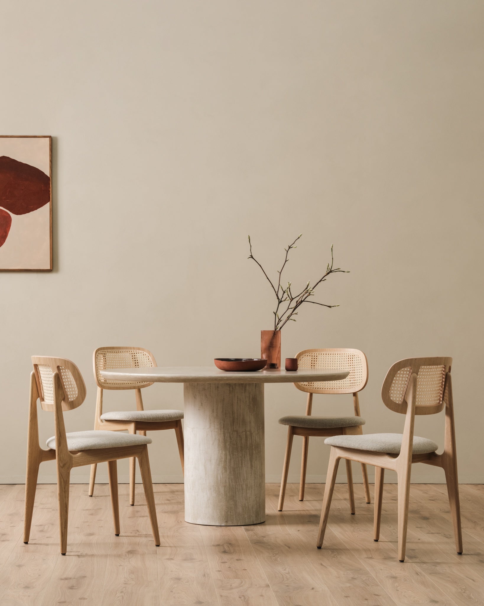 ARI dining table