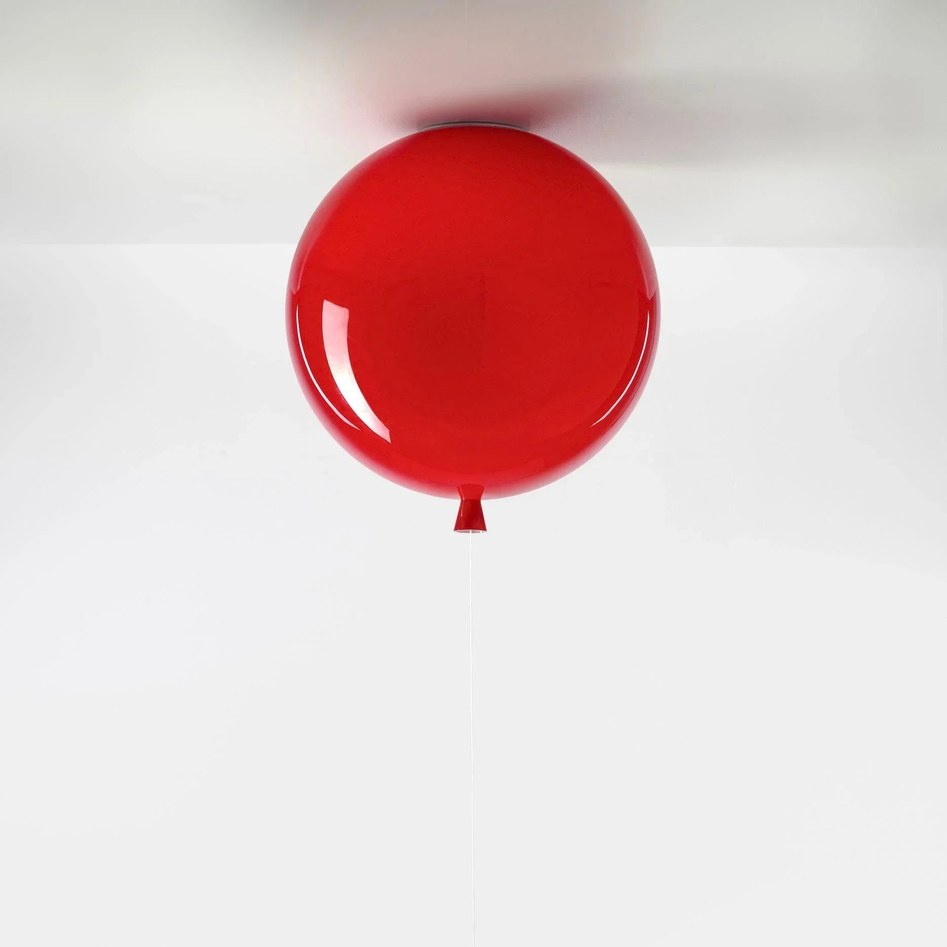 MEMORY CEILING in glänzendem Rot – auffällige Glasleuchte mit Zugmechanismus für individuelle Deckenbeleuchtung