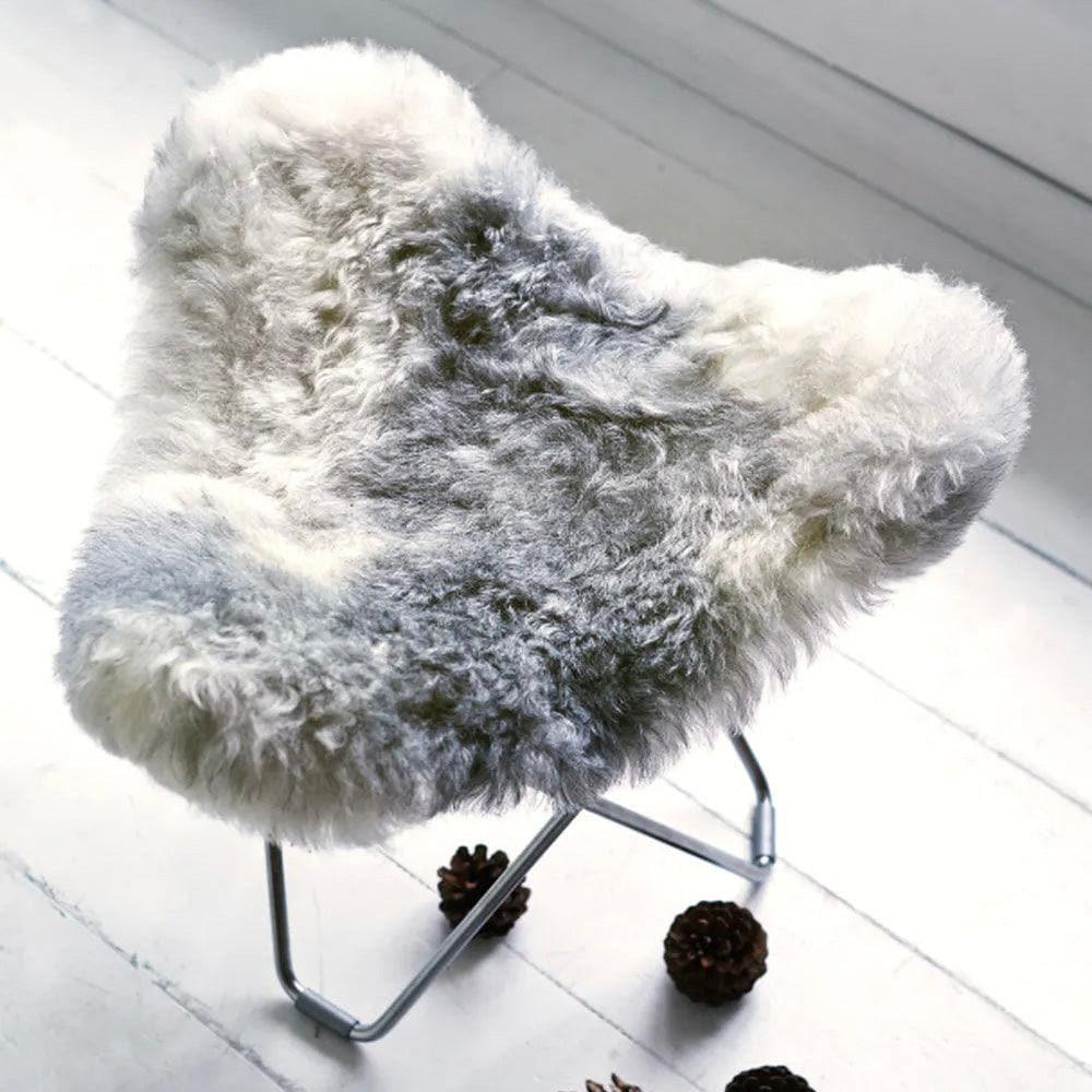 Cuero - Schaffellhocker ICELAND FLYING GOOSE -  | Homestorys