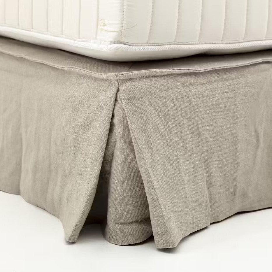 Flamant - Bett mit Bezugsstoff SANDRINE - 8888848430 | Homestorys