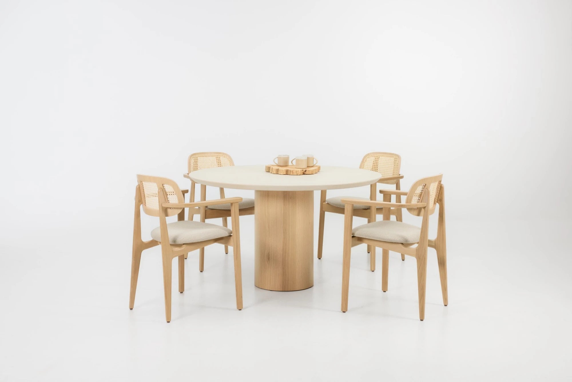 FOSTER Round Dining Table