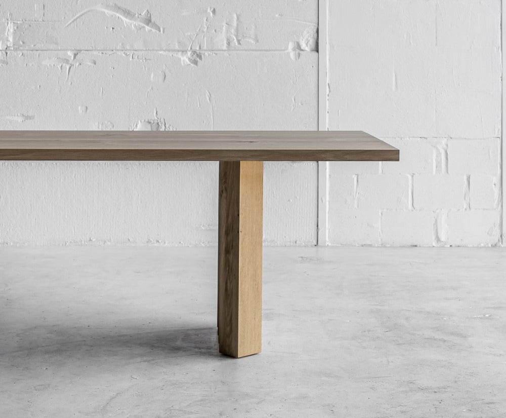 REPETO dining table