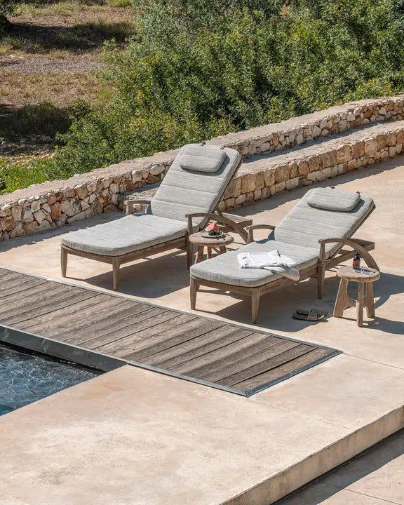Gommaire Side Table LAYA in a terrace lounge - harmoniously integrated into the outdoor ambience