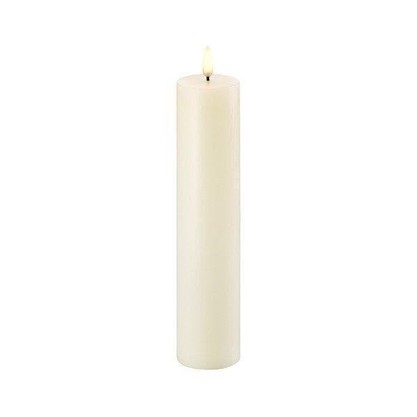 Piffany - Kerze PILLAR SMOOTH LED Uyuni Ivory Ø5.8 x 22 cm - UL-PI-IV06025 | Homestorys