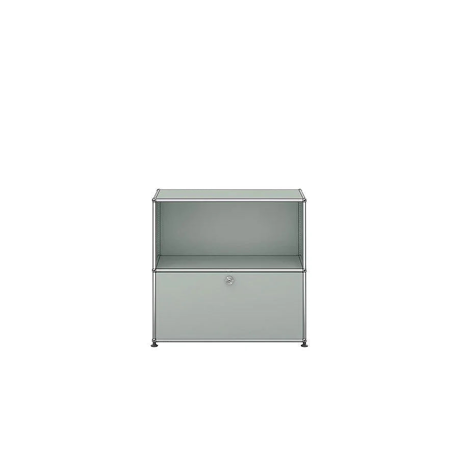 USM M62 Sideboard in Lichtgrau – funktionales Systemmöbel mit zurückhaltendem Farbton, perfekt für helle Einrichtungskonzepte im Homeoffice, Wohnzimmer oder kreativen Arbeitsumfeld