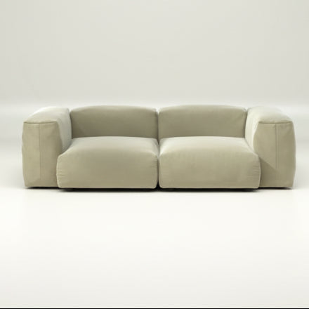 Sofa SET 02 in M mit Suave-Stoff Pearl – sanftes Hellgrau mit eleganter Textur für moderne Interieurs