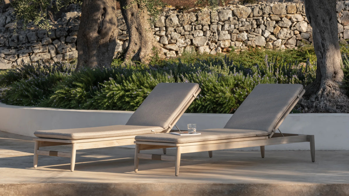 Vincent Sheppard DAVID Sun Lounger with Savane Coconut Pillows in the Garden