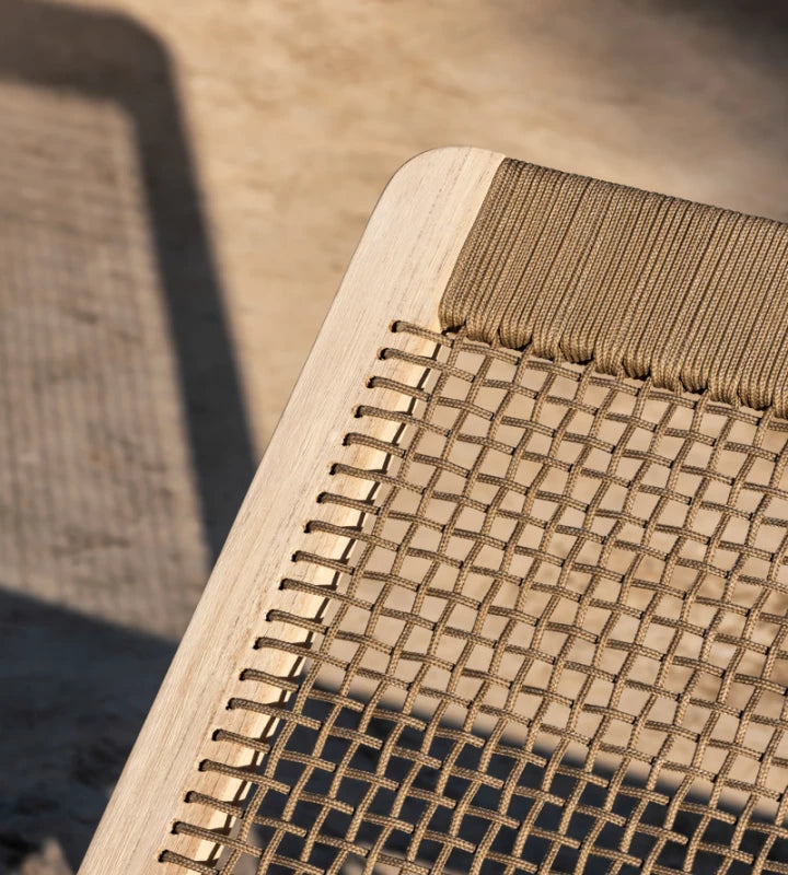 Vincent Sheppard DAVID Sun Lounger Detail with Greige Rope and Teak Frame